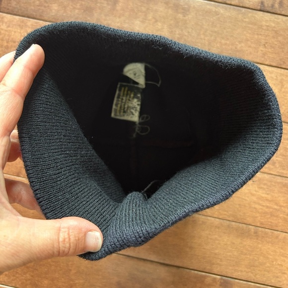 Boys Black and Yellow Batman Beanie Hat Youth Small/Medium - Picture 2 of 3